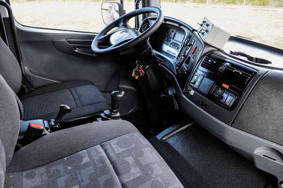 MERCEDES ATEGO 1224 PRACOVNÍ / MONTÁŽNÍ / IZOLOVANÁ PLOŠINA - foto 51