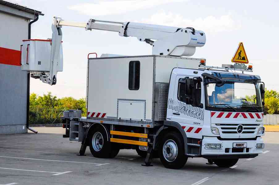 MERCEDES ATEGO 1224 PRACOVNÍ / MONTÁŽNÍ / IZOLOVANÁ PLOŠINA - foto 102