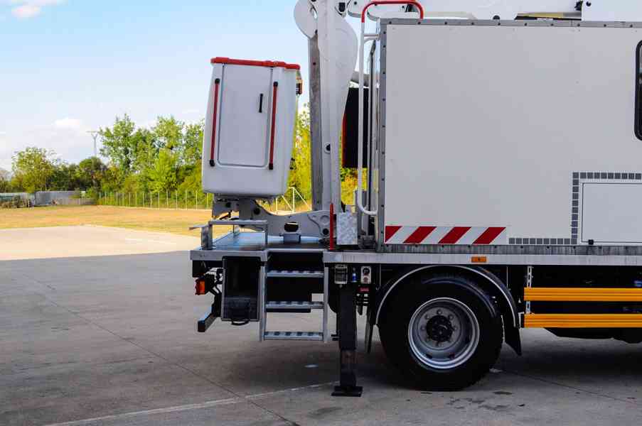 MERCEDES ATEGO 1224 PRACOVNÍ / MONTÁŽNÍ / IZOLOVANÁ PLOŠINA - foto 80