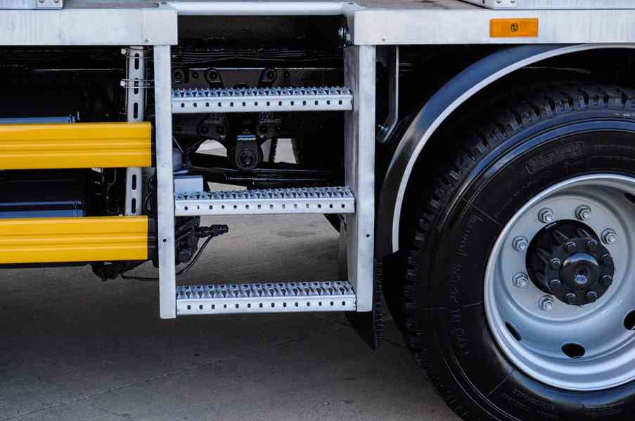 MERCEDES ATEGO 1224 PRACOVNÍ / MONTÁŽNÍ / IZOLOVANÁ PLOŠINA - foto 35