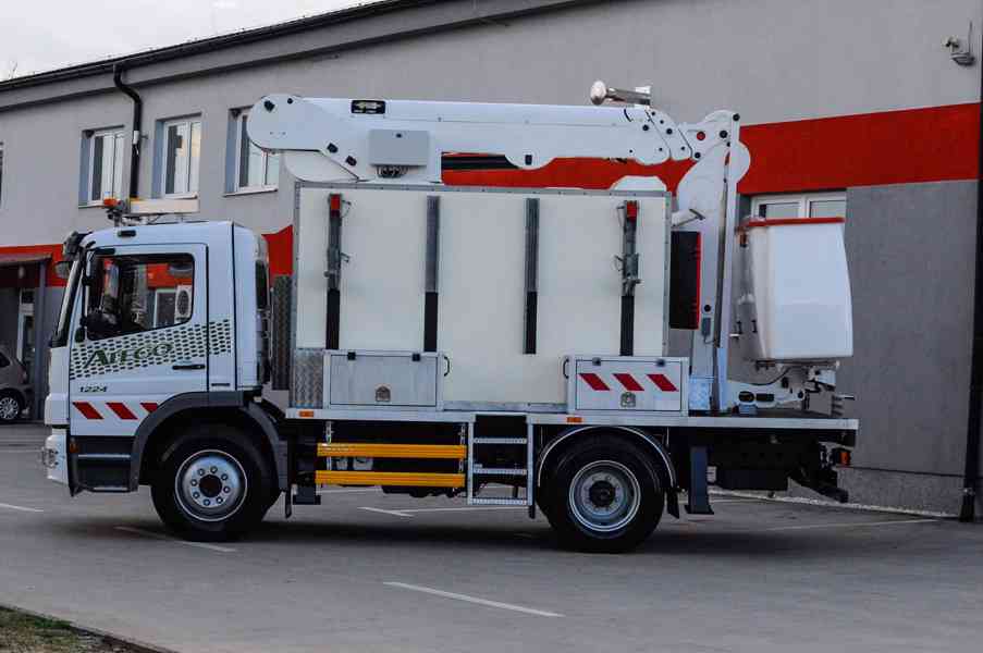 MERCEDES ATEGO 1224 PRACOVNÍ / MONTÁŽNÍ / IZOLOVANÁ PLOŠINA - foto 4