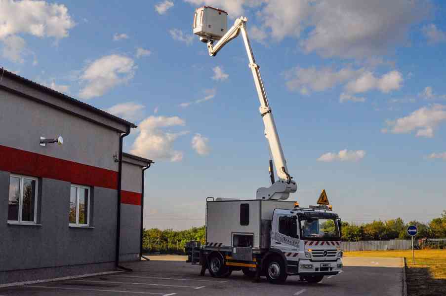 MERCEDES ATEGO 1224 PRACOVNÍ / MONTÁŽNÍ / IZOLOVANÁ PLOŠINA - foto 92
