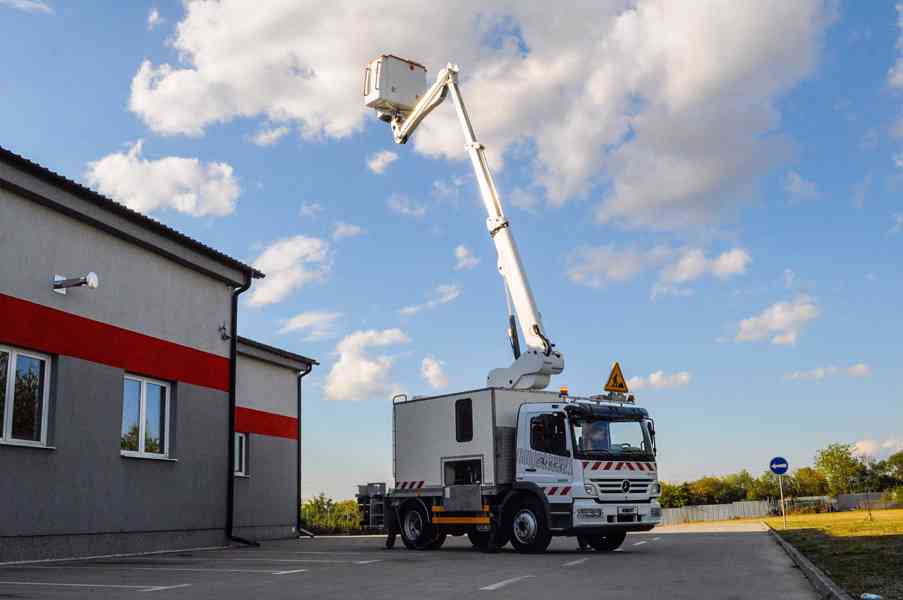 MERCEDES ATEGO 1224 PRACOVNÍ / MONTÁŽNÍ / IZOLOVANÁ PLOŠINA - foto 93