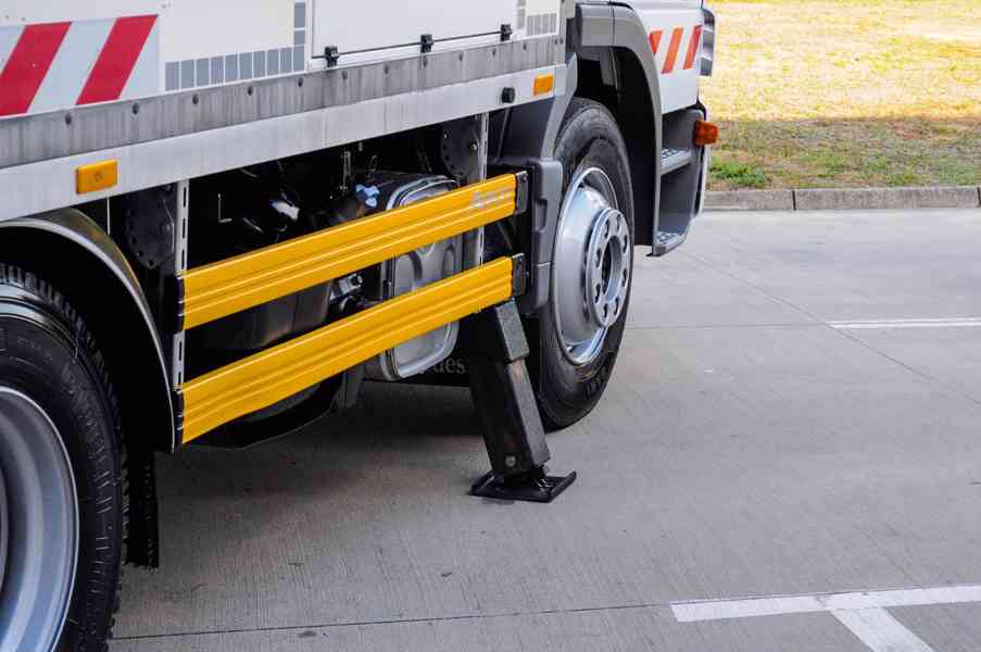 MERCEDES ATEGO 1224 PRACOVNÍ / MONTÁŽNÍ / IZOLOVANÁ PLOŠINA - foto 12