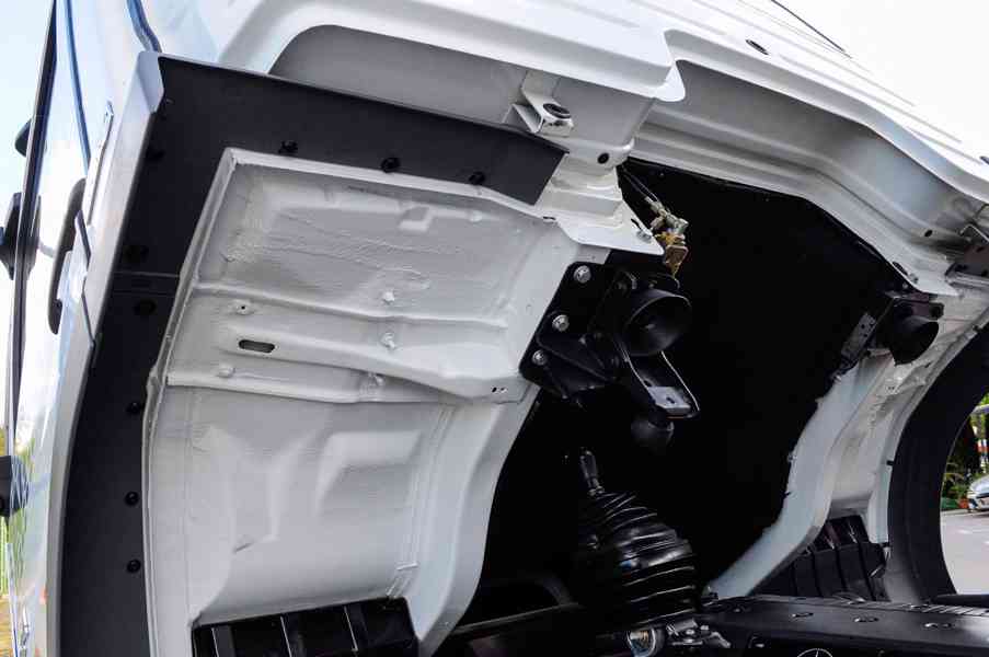 MERCEDES ATEGO 1224 PRACOVNÍ / MONTÁŽNÍ / IZOLOVANÁ PLOŠINA - foto 72