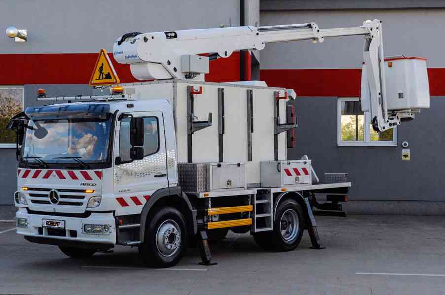 MERCEDES ATEGO 1224 PRACOVNÍ / MONTÁŽNÍ / IZOLOVANÁ PLOŠINA - foto 103