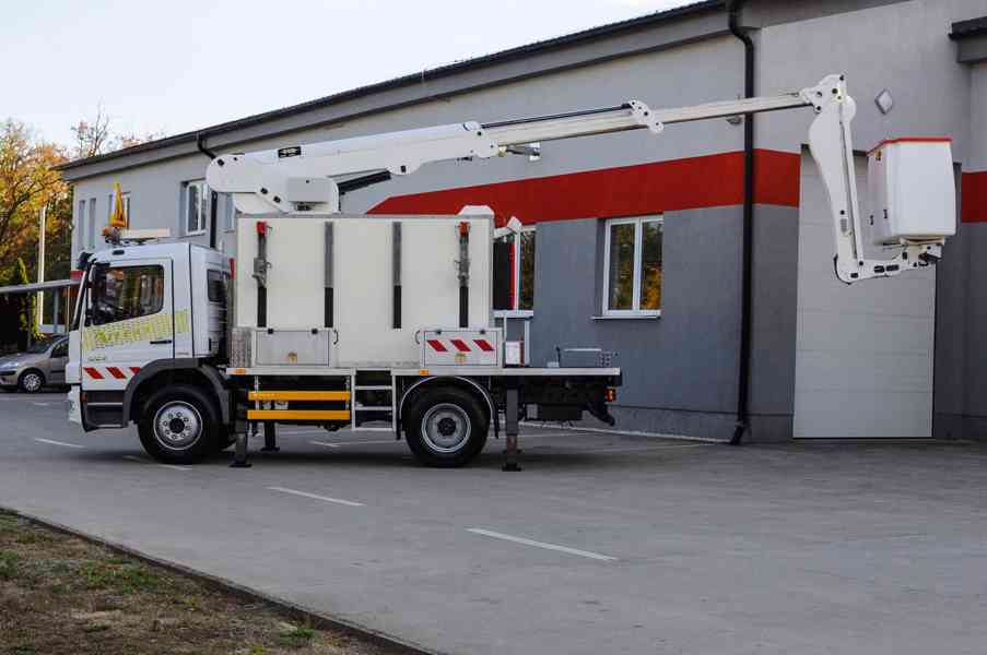 MERCEDES ATEGO 1224 PRACOVNÍ / MONTÁŽNÍ / IZOLOVANÁ PLOŠINA - foto 104