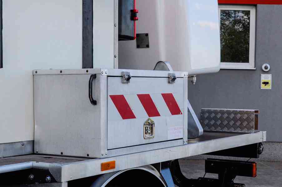 MERCEDES ATEGO 1224 PRACOVNÍ / MONTÁŽNÍ / IZOLOVANÁ PLOŠINA - foto 34