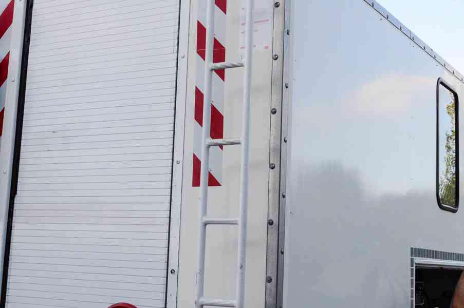 MERCEDES ATEGO 1224 PRACOVNÍ / MONTÁŽNÍ / IZOLOVANÁ PLOŠINA - foto 110
