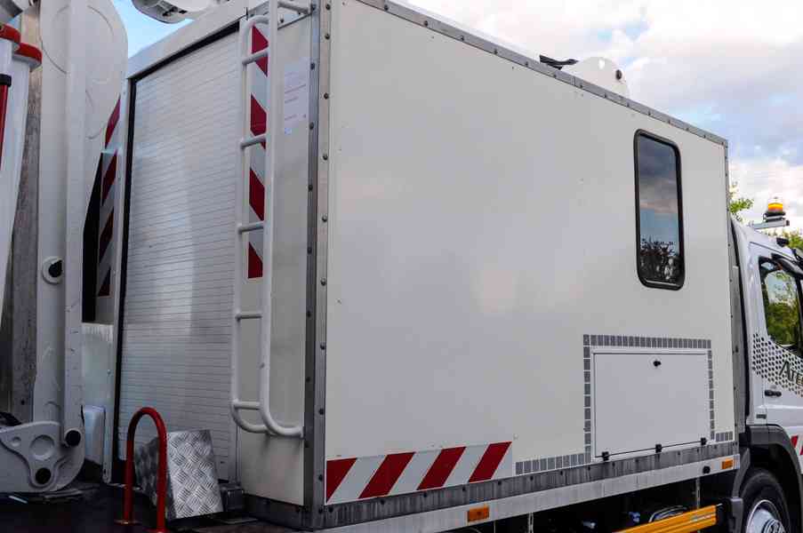 MERCEDES ATEGO 1224 PRACOVNÍ / MONTÁŽNÍ / IZOLOVANÁ PLOŠINA - foto 48