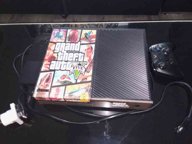 Xbox One 500GB + ovladač originál - foto 3