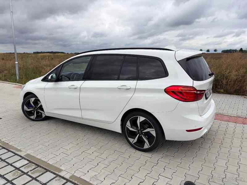 BMW Řada 2 2,0   220i Gran Tourer 2021 TOP STAV - foto 17