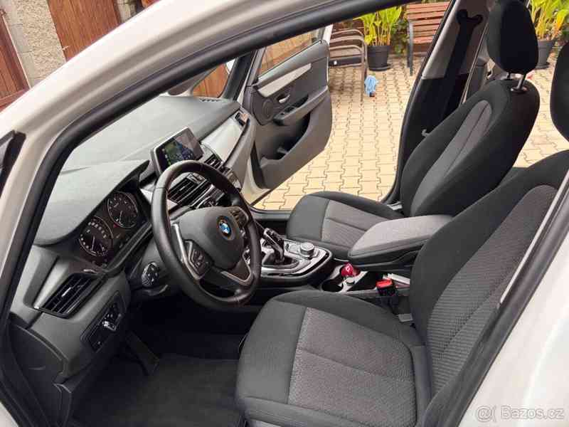 BMW Řada 2 2,0   220i Gran Tourer 2021 TOP STAV - foto 13