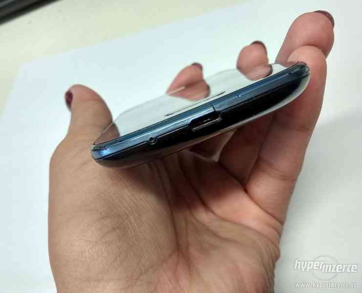 Samsung Galaxy S3 Mini modrý - foto 4