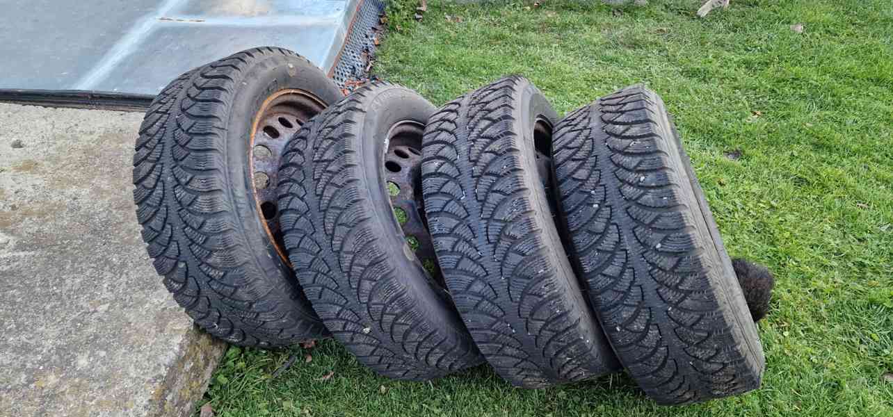 Zimní pneu Vraník 215x55x16 - foto 2