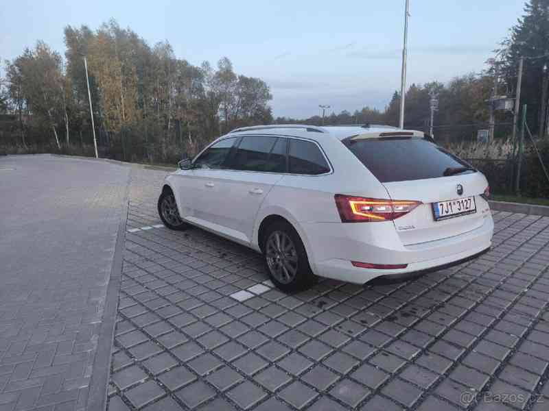 Škoda Superb 2,0 TDI 140kW 4x4 Style Combi DSG  Škoda Superb - foto 11