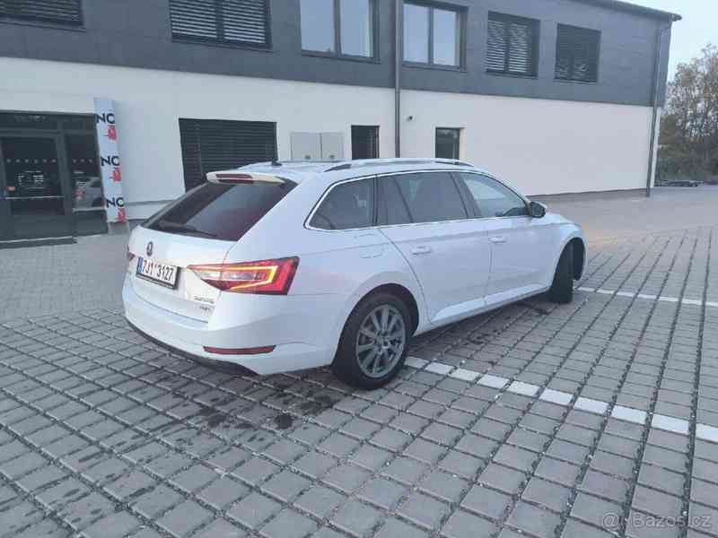 Škoda Superb 2,0 TDI 140kW 4x4 Style Combi DSG  Škoda Superb - foto 3