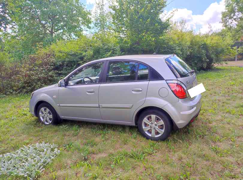 Pěkná Kia Rio 2011, klima, park senzory  - foto 2
