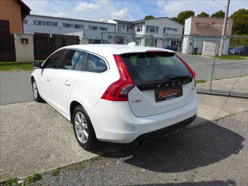 Volvo V60 1,6 D DIGI AC, SERVIS, 1.MAJ - foto 4