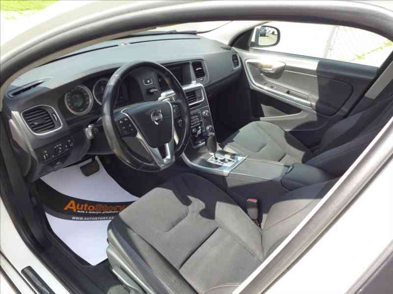 Volvo V60 1,6 D DIGI AC, SERVIS, 1.MAJ - foto 5