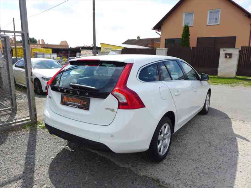 Volvo V60 1,6 D DIGI AC, SERVIS, 1.MAJ - foto 3
