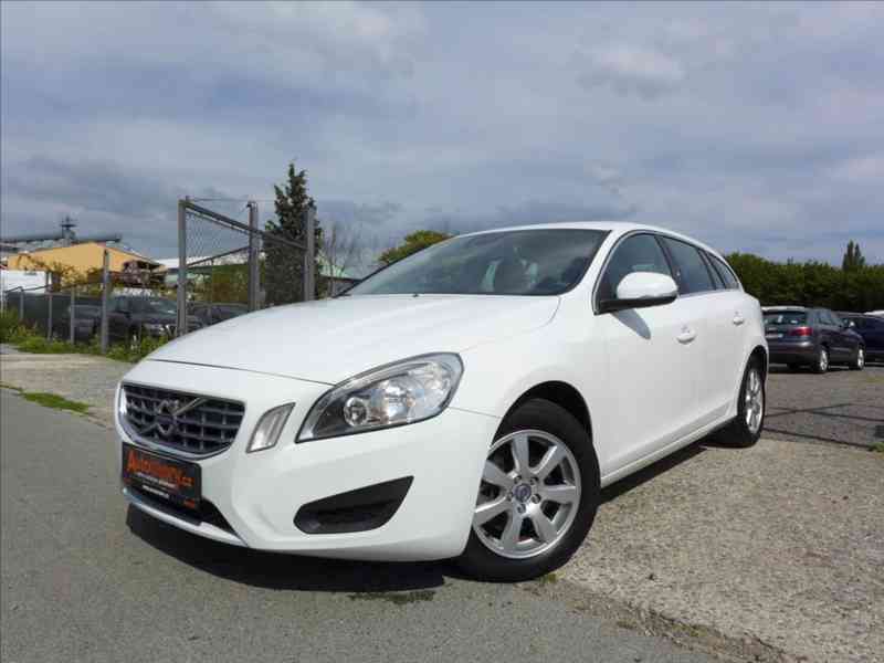 Volvo V60 1,6 D DIGI AC, SERVIS, 1.MAJ - foto 1