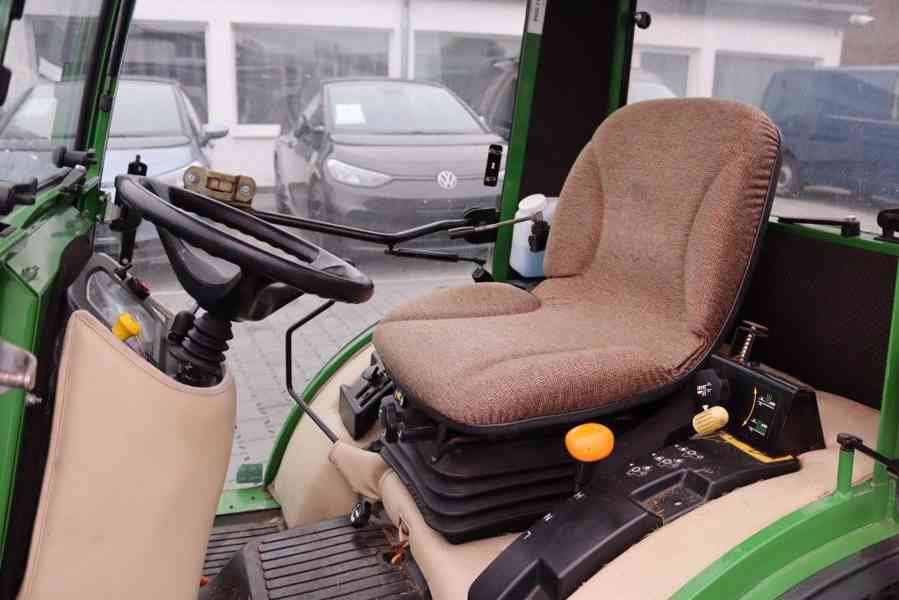 Traktor John Deere 2032R - foto 13