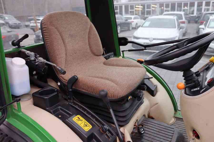 Traktor John Deere 2032R - foto 18