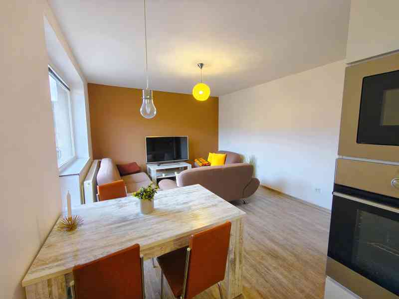 Náchod - prodej bytu 3+kk se dvěma balkony - foto 3