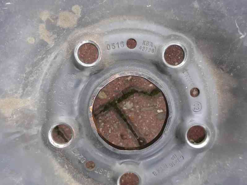 Škoda Octavia III Zimní pneu 205x55x16 Bridgestone - foto 3