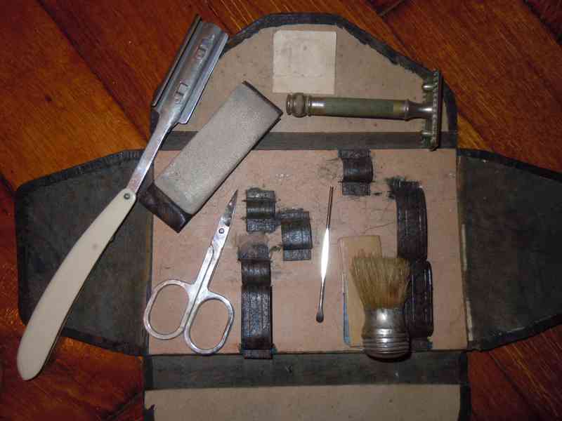 Starý pánský toaletní set s holicím strojkem Hersto - foto 1