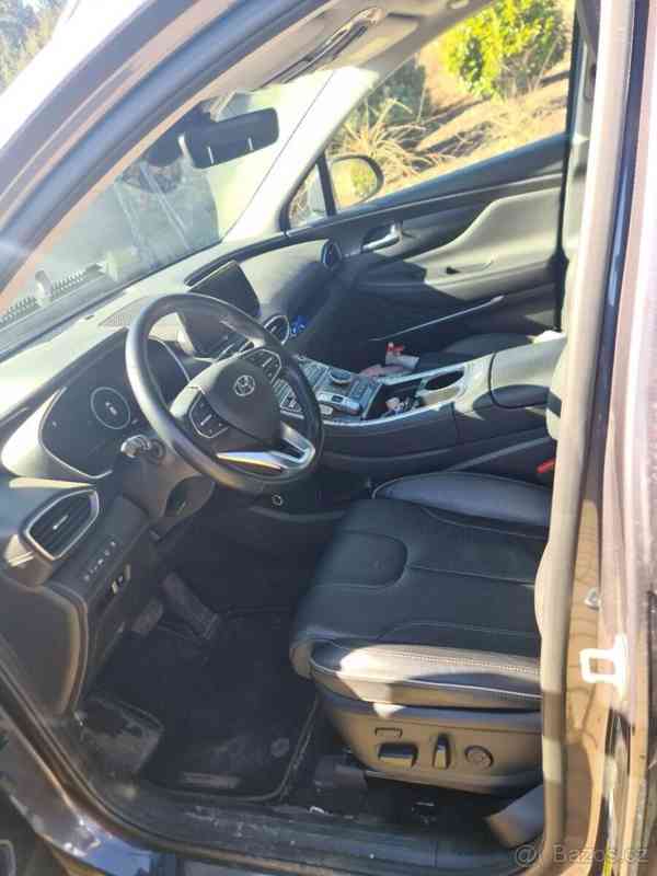 Hyundai Santa Fe 1,6   T-GDI HEV 4x4 169kW, 7 míst - foto 3