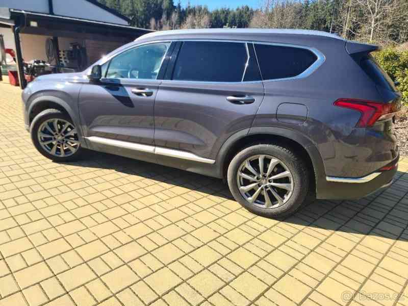 Hyundai Santa Fe 1,6   T-GDI HEV 4x4 169kW, 7 míst - foto 4