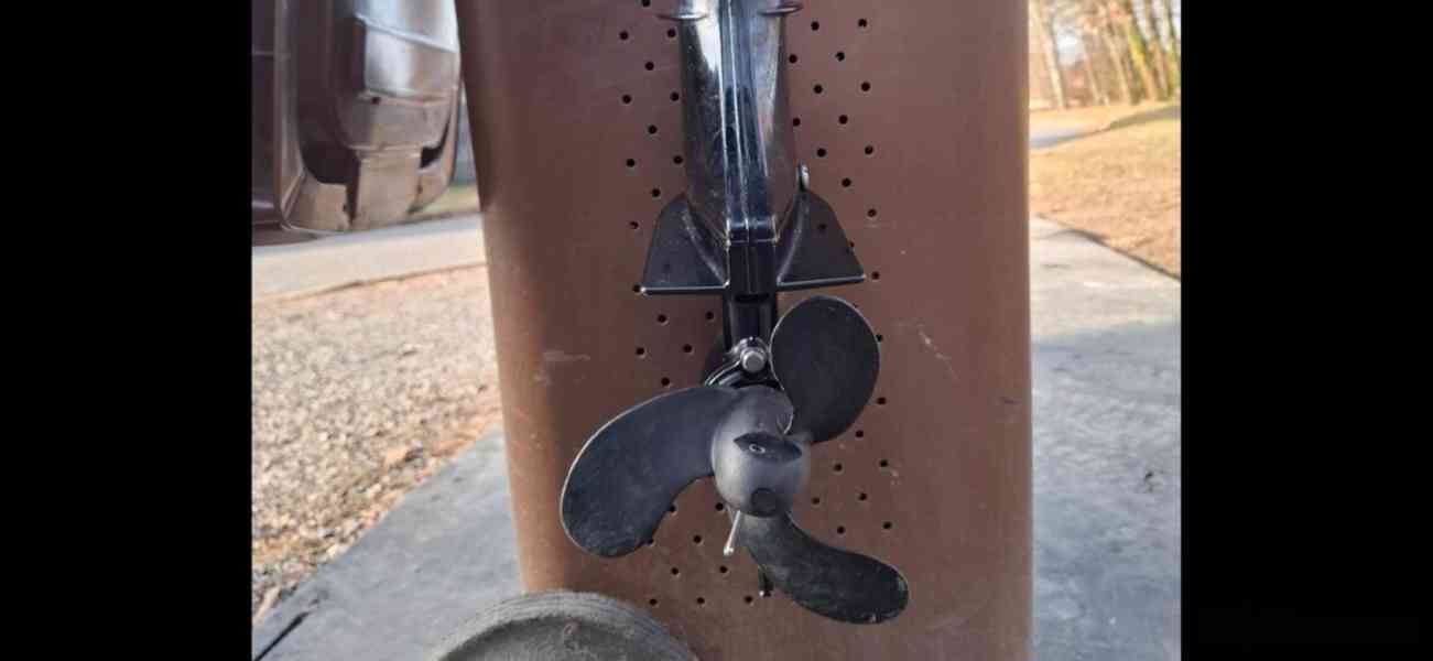 Mercury 3,5 HP, krátká noha v bezvadném stavu, jako nový - foto 2