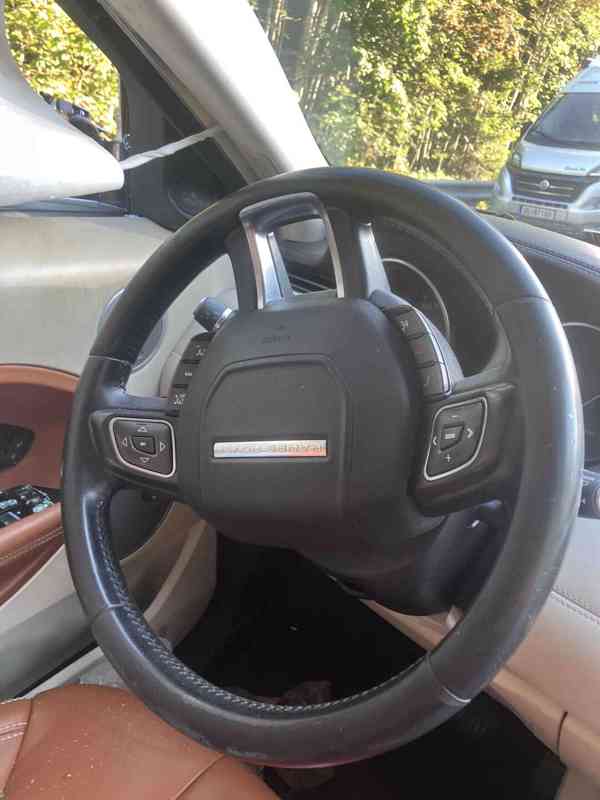 Range Rover Evoque 2,2 Diesel 112tis km, havarovaný - foto 5