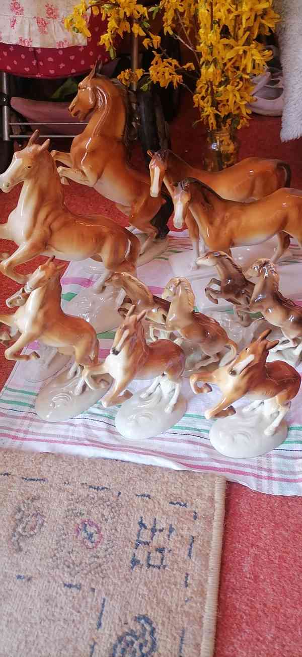 Porcelanove konĕ  - foto 4