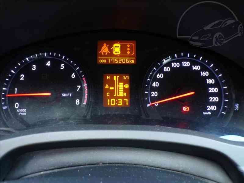 Toyota Avensis 1,8 VVTi KAMERA,WEBASTO,TAŽNÉ ZAŘ. - foto 6