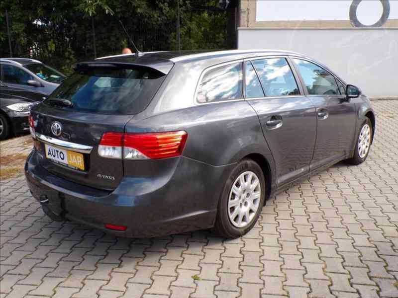 Toyota Avensis 1,8 VVTi KAMERA,WEBASTO,TAŽNÉ ZAŘ. - foto 3