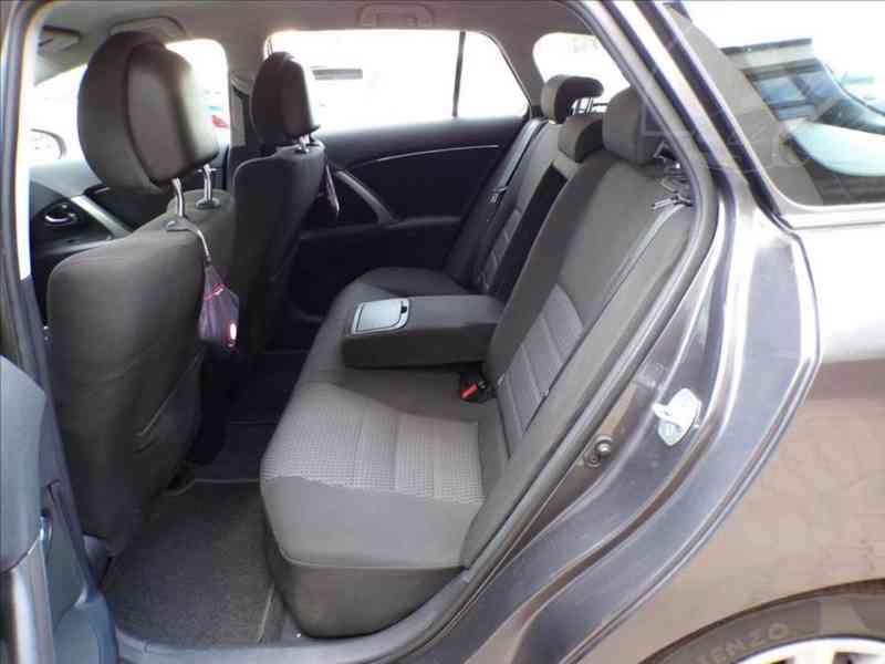 Toyota Avensis 1,8 VVTi KAMERA,WEBASTO,TAŽNÉ ZAŘ. - foto 8