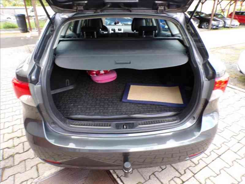 Toyota Avensis 1,8 VVTi KAMERA,WEBASTO,TAŽNÉ ZAŘ. - foto 9