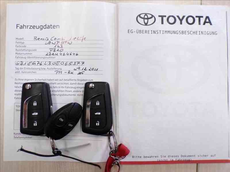 Toyota Avensis 1,8 VVTi KAMERA,WEBASTO,TAŽNÉ ZAŘ. - foto 16