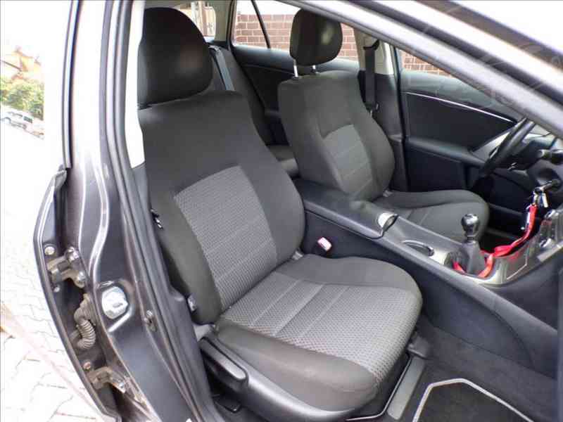 Toyota Avensis 1,8 VVTi KAMERA,WEBASTO,TAŽNÉ ZAŘ. - foto 11