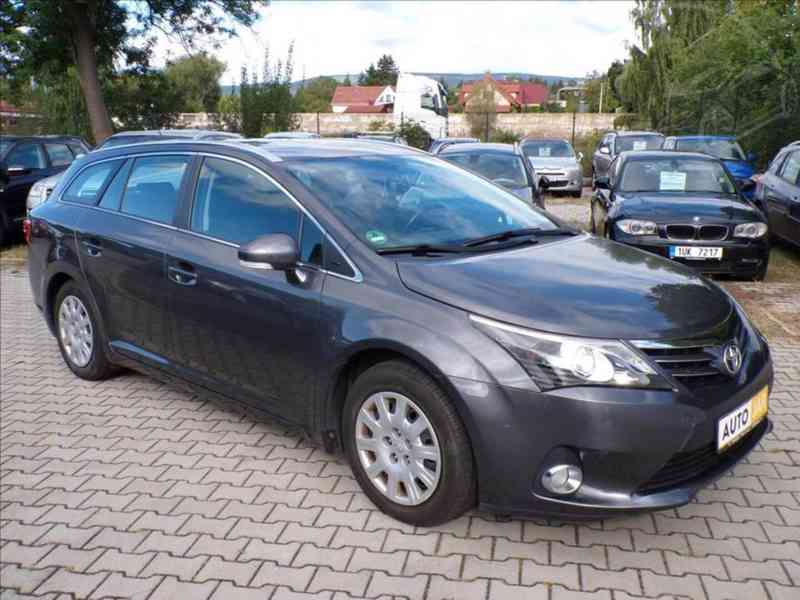 Toyota Avensis 1,8 VVTi KAMERA,WEBASTO,TAŽNÉ ZAŘ. - foto 1