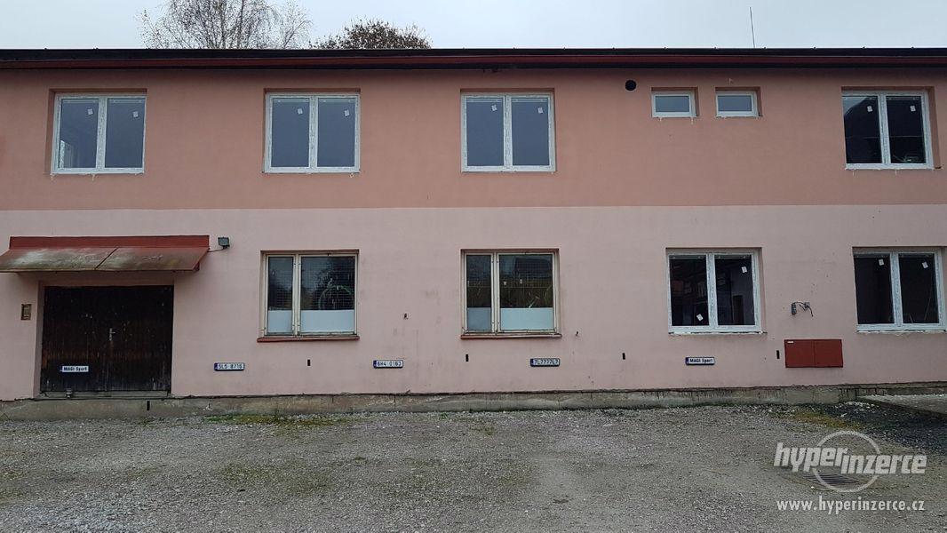 LEVNĚ PRONAJMU V JILEMNICI obchodní prostory, kancelář...... - foto 2