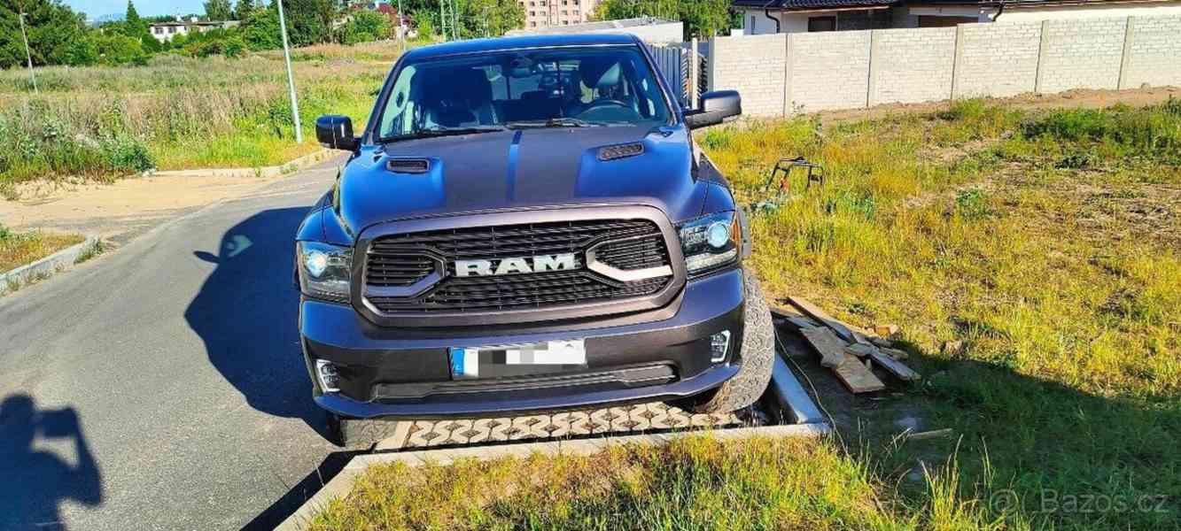 Dodge RAM 1500 Sport - foto 3