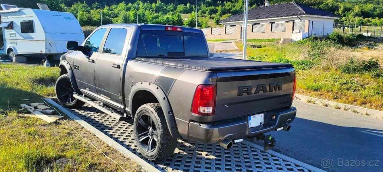 Dodge RAM 1500 Sport - foto 2