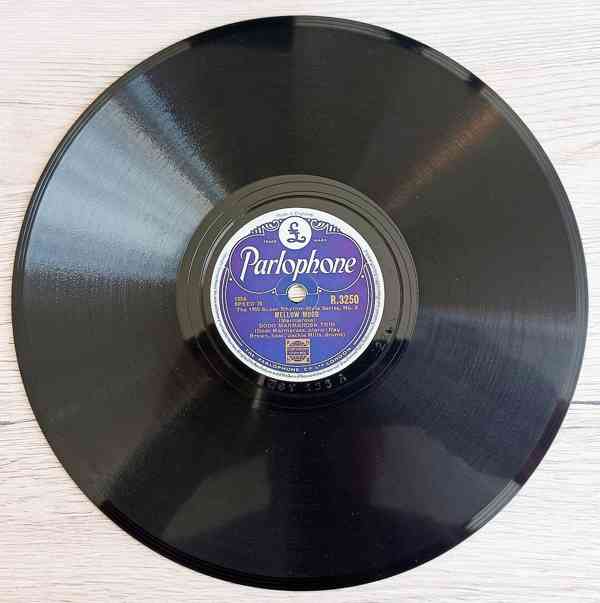 9 starožitných šelakových gramodesek americký jazz, swing - foto 5