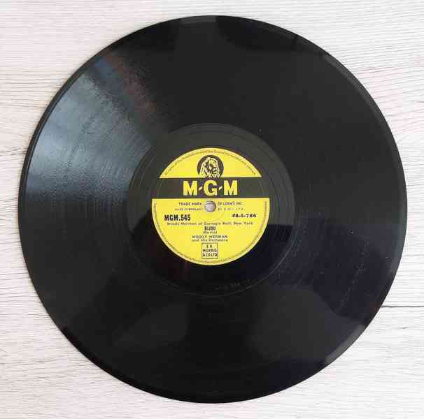 9 starožitných šelakových gramodesek americký jazz, swing - foto 3