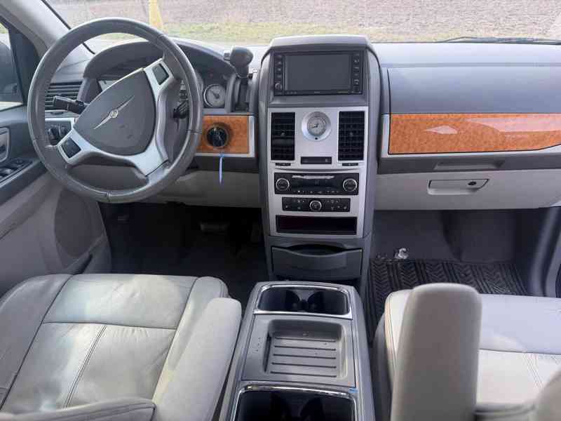 Chrysler Grand Voyager 3,8 V6 LPG Limited 2008 DPH - foto 11