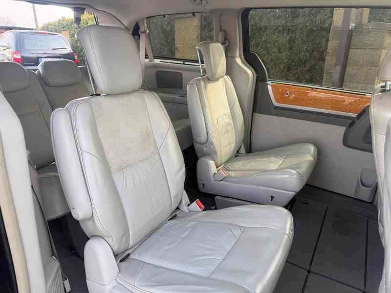 Chrysler Grand Voyager 3,8 V6 LPG Limited 2008 DPH - foto 9